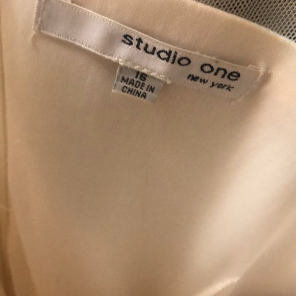 Size 16 dress - Picture 3 of 5